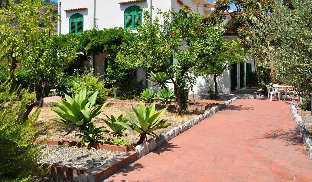 Seafront Apartments Garden House Taormina Bilik gambar